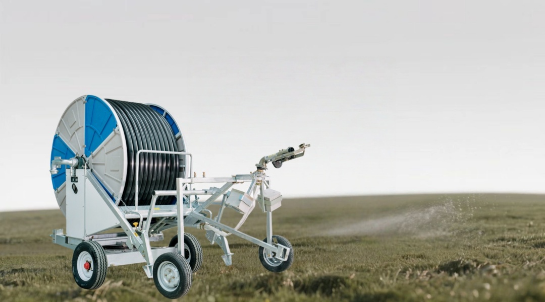 easton-traveler-hose-reel-irrigation-system.jpg