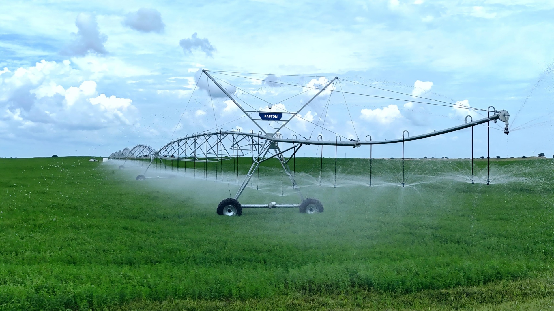 > 20 hectares of land